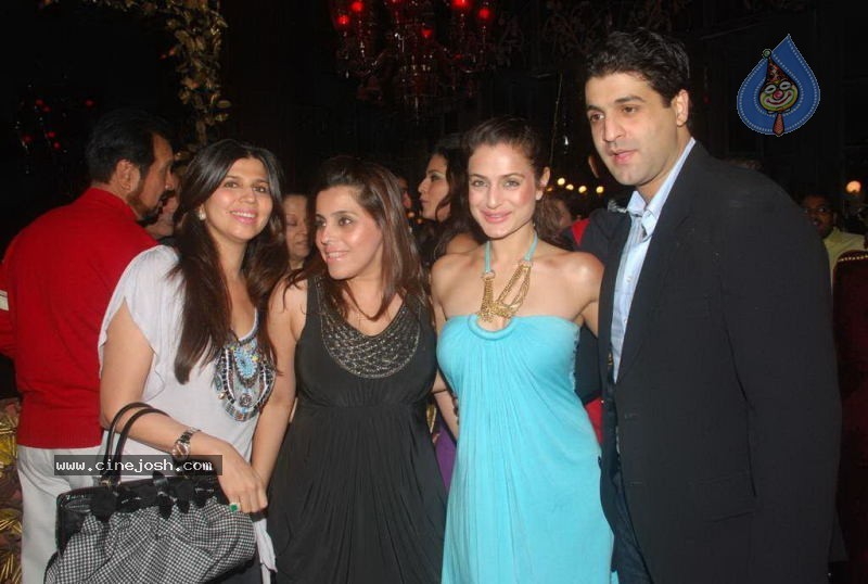 Bolly Celebs at Ashmit Patel Bday Bash - 45 / 175 photos