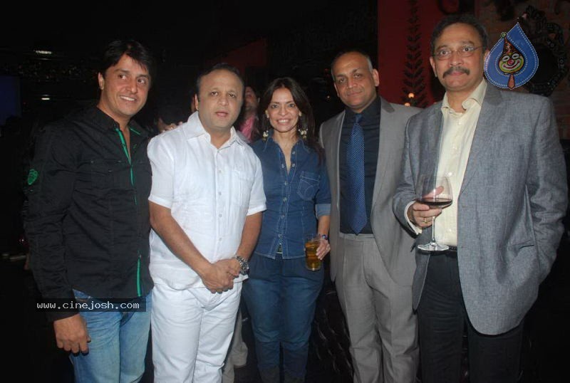 Bolly Celebs at Ashmit Patel Bday Bash - 61 / 175 photos