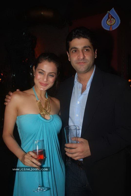 Bolly Celebs at Ashmit Patel Bday Bash - 125 / 175 photos