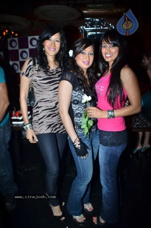 Bolly Celebs at Ashmit Patel Bday Bash - 127 / 175 photos