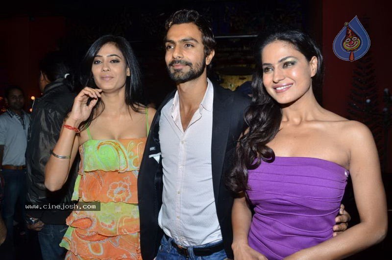 Bolly Celebs at Ashmit Patel Bday Bash - 129 / 175 photos