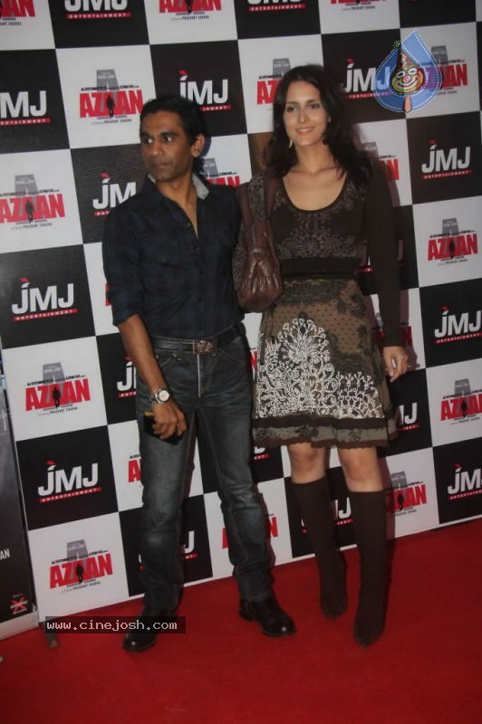 Bolly Celebs at Azaan Premiere - 30 / 43 photos