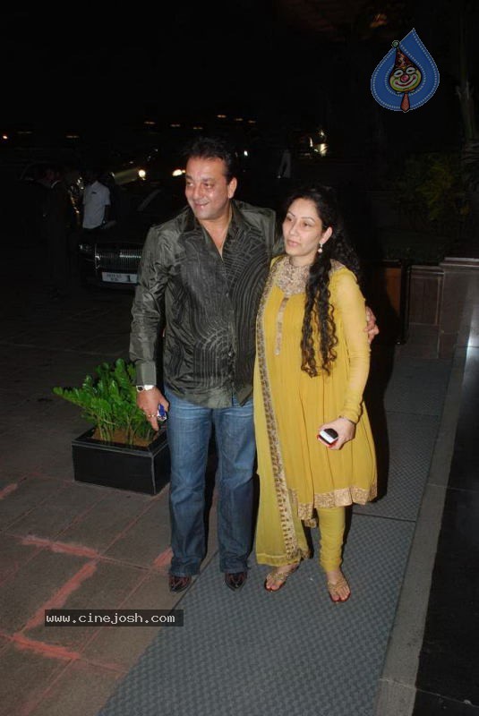 Bolly Celebs at Baba Dewan Bday Bash - 39 / 58 photos