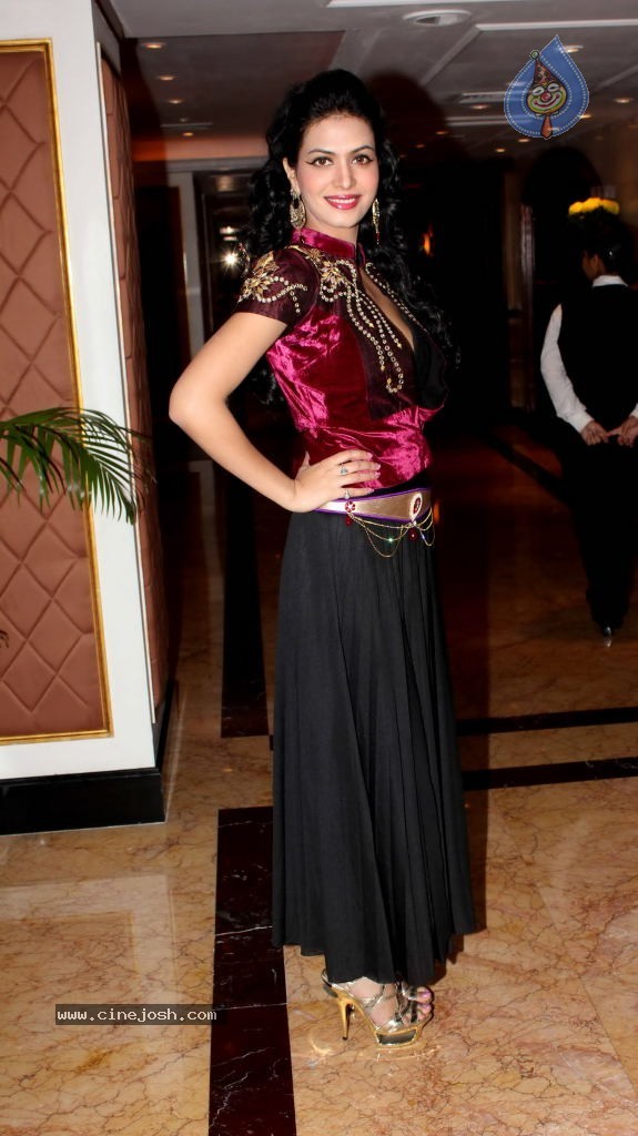 Bolly Celebs at BBC Good Food Guide Launch - 12 / 33 photos