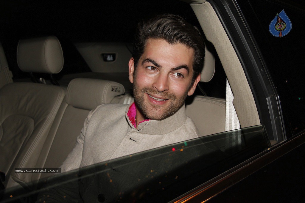 Bolly Celebs at Big B Diwali Party - 57 / 133 photos