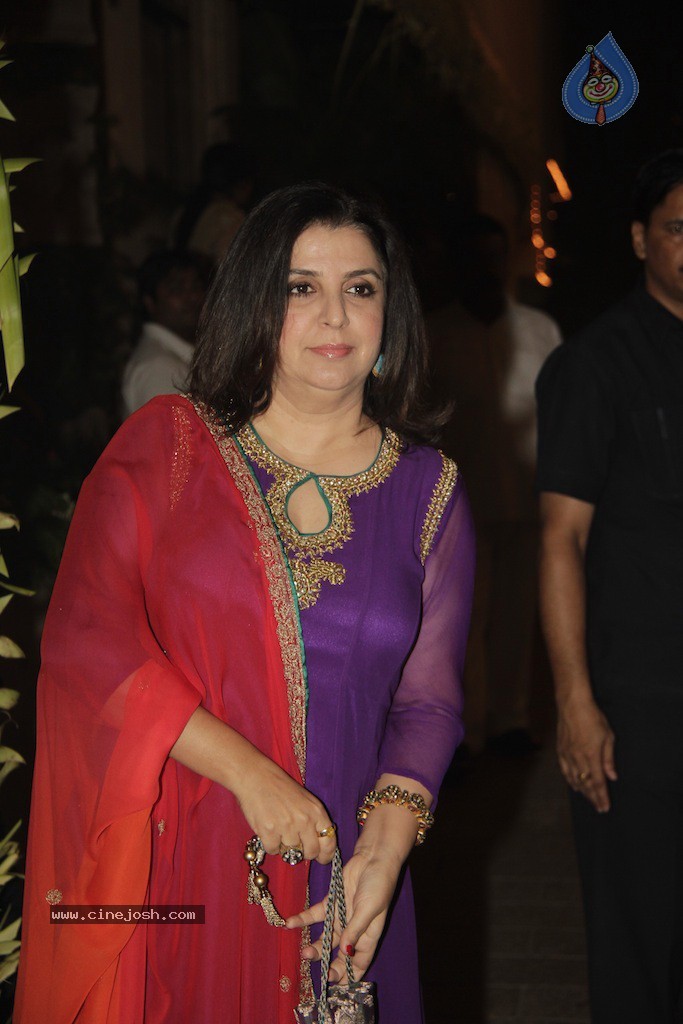 Bolly Celebs at Big B Diwali Party - 77 / 133 photos