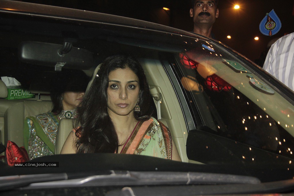 Bolly Celebs at Big B Diwali Party - 133 / 133 photos