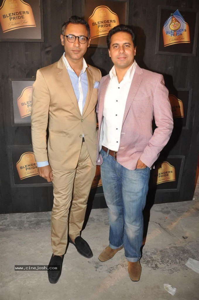 Bolly Celebs at Blenders Pride Fashion Tour 2012 - 49 / 52 photos