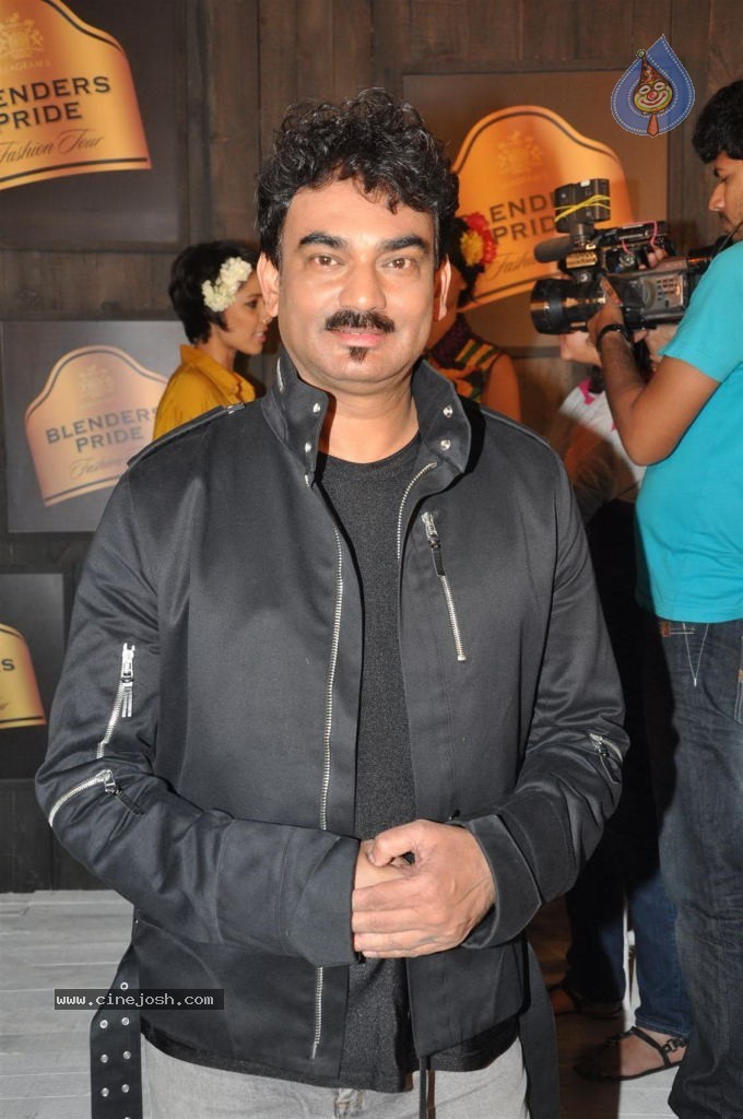 Bolly Celebs at Blenders Pride Fashion Tour 2012 - 50 / 52 photos