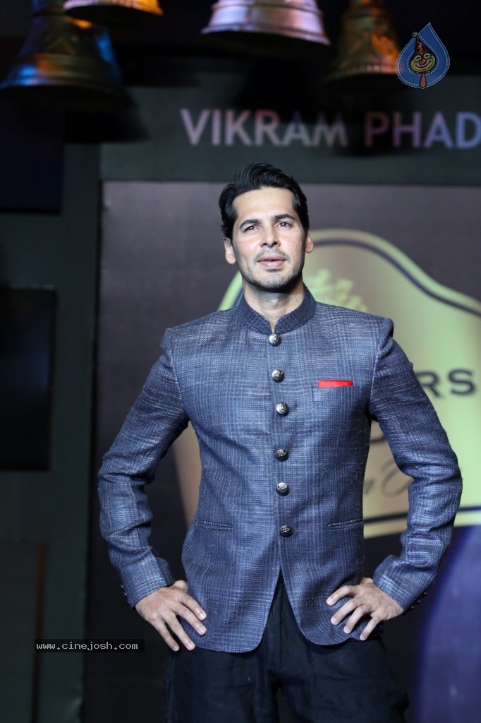 Bolly Celebs at Blenders Pride Fashion Tour 2013 - 35 / 107 photos