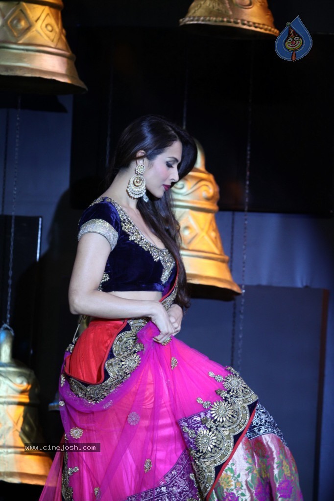 Bolly Celebs at Blenders Pride Fashion Tour 2013 - 45 / 107 photos