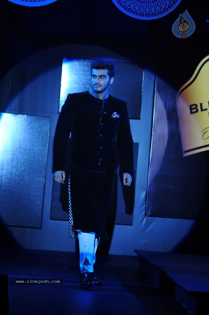 Bolly Celebs at Blenders Pride Fashion Tour 2013 - 46 / 107 photos
