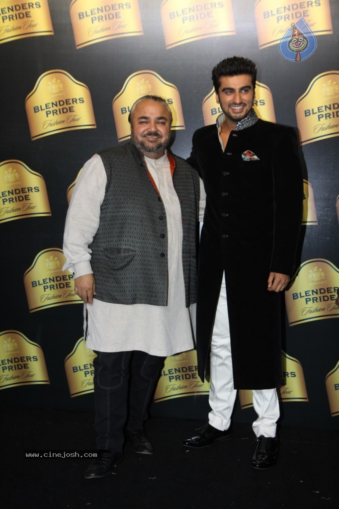 Bolly Celebs at Blenders Pride Fashion Tour 2013 - 91 / 107 photos