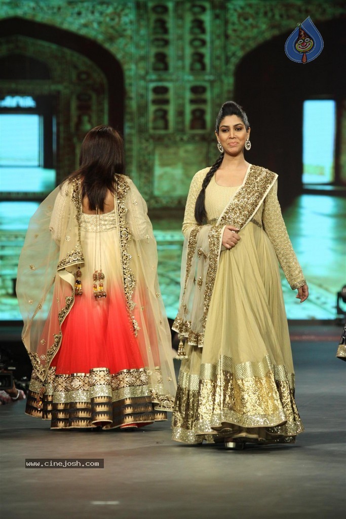 Bolly Celebs at Caring with Style Fashion Show - 32 / 136 photos