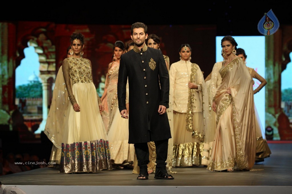 Bolly Celebs at Caring with Style Fashion Show - 92 / 136 photos