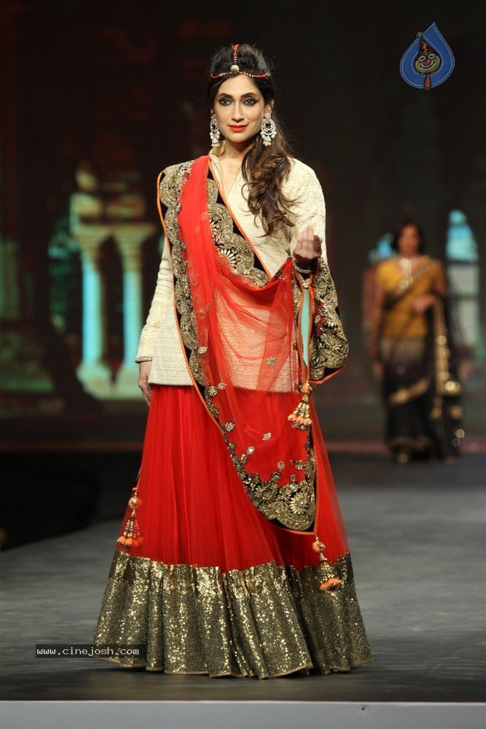 Bolly Celebs at Caring with Style Fashion Show - 99 / 136 photos