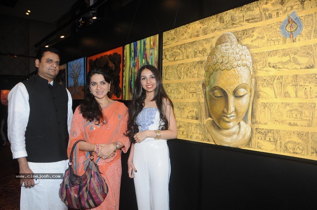 Bolly Celebs at Charity Art Auction Samvedna - 63 / 173 photos