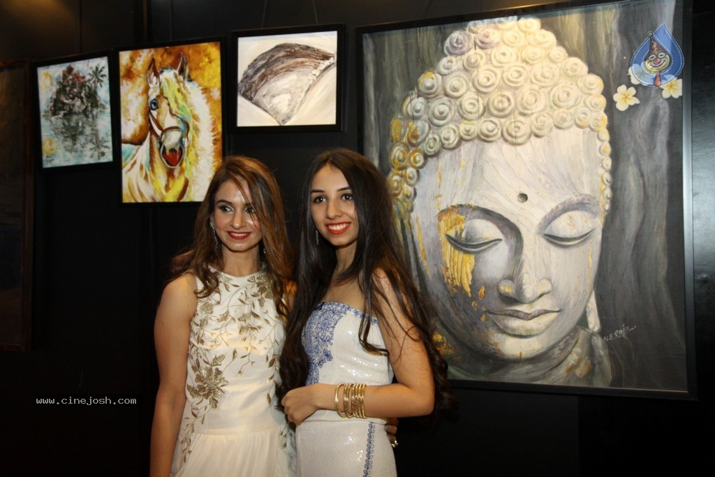Bolly Celebs at Charity Art Auction Samvedna - 86 / 173 photos