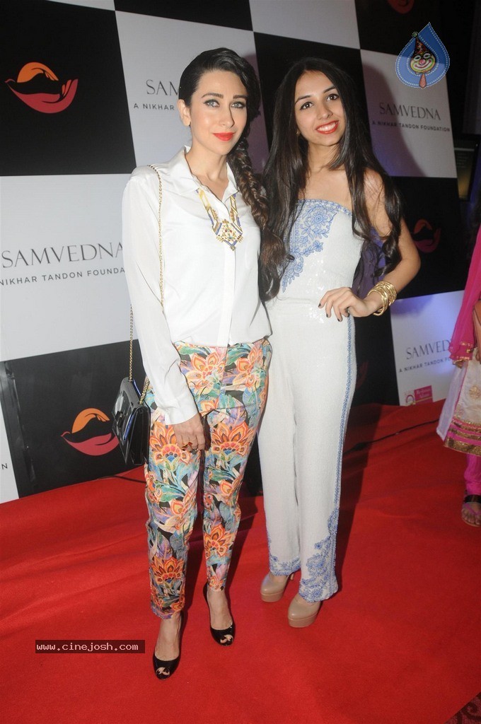 Bolly Celebs at Charity Art Auction Samvedna - 119 / 173 photos