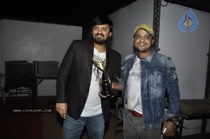 Bolly Celebs at Chevrolet APSARA Awards - 18 / 176 photos