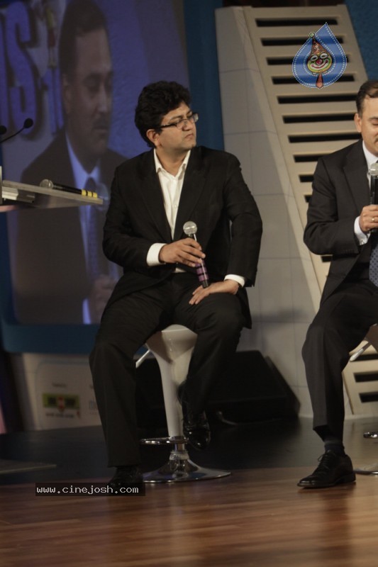 Bolly Celebs at CNBC Awaaz Consumer Awards - 2 / 67 photos