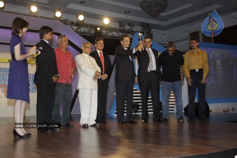 Bolly Celebs at CNBC Awaaz Consumer Awards - 23 / 67 photos