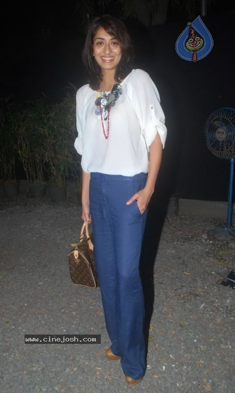 Bolly Celebs at D-7 Store Launch - 14 / 71 photos