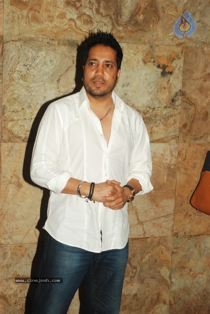 Bolly Celebs at D Day Special Show - 84 / 93 photos