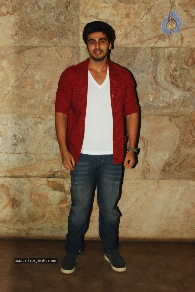 Bolly Celebs at D Day Special Show - 90 / 93 photos