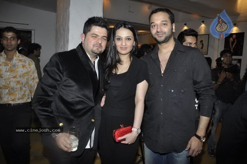 Bolly Celebs at Dabboo Ratnani Calendar Launch - 47 / 123 photos