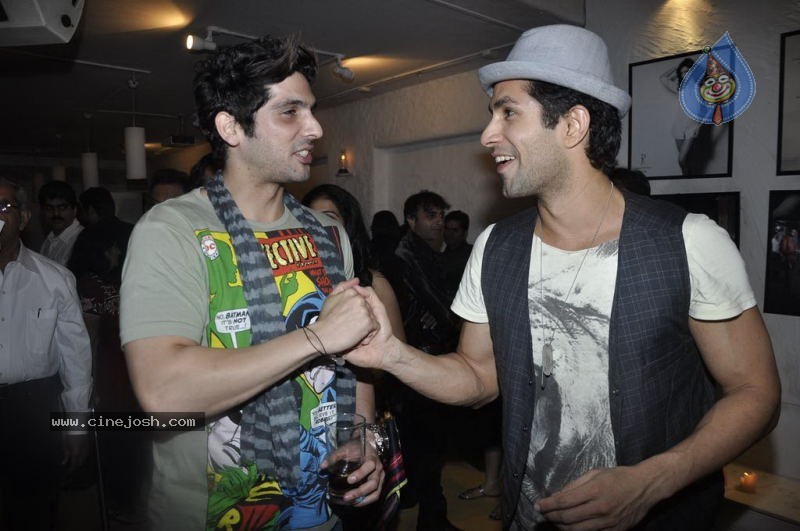 Bolly Celebs at Dabboo Ratnani Calendar Launch - 58 / 123 photos