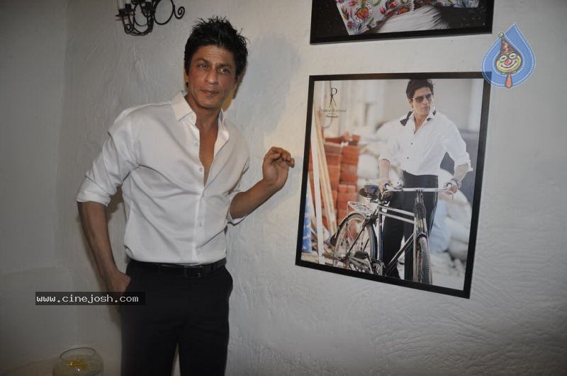 Bolly Celebs at Dabboo Ratnani Calendar Launch - 59 / 123 photos