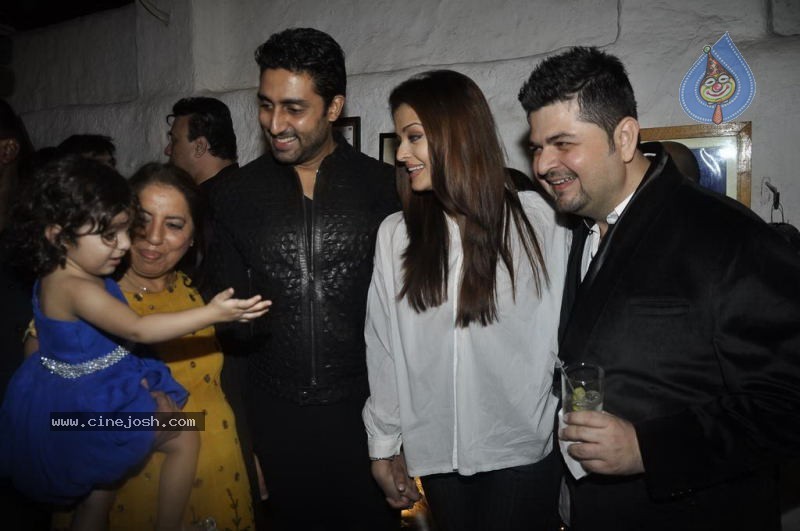Bolly Celebs at Dabboo Ratnani Calendar Launch - 91 / 123 photos
