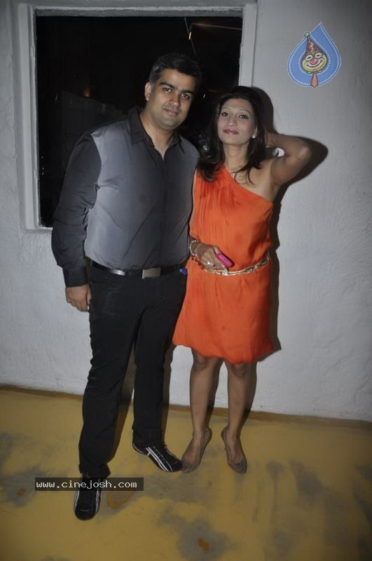 Bolly Celebs at Dabboo Ratnani Calendar Launch - 100 / 123 photos