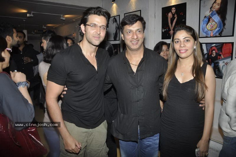 Bolly Celebs at Dabboo Ratnani Calendar Launch - 101 / 123 photos