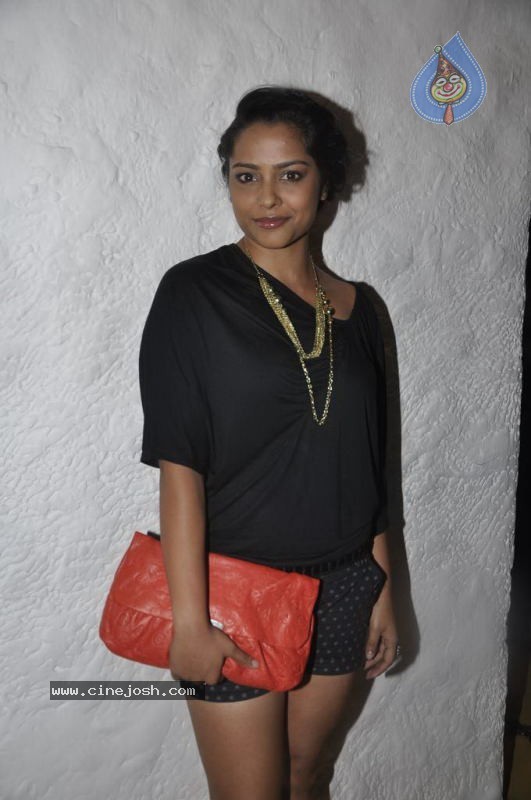 Bolly Celebs at Dabboo Ratnani Calendar Launch - 105 / 123 photos