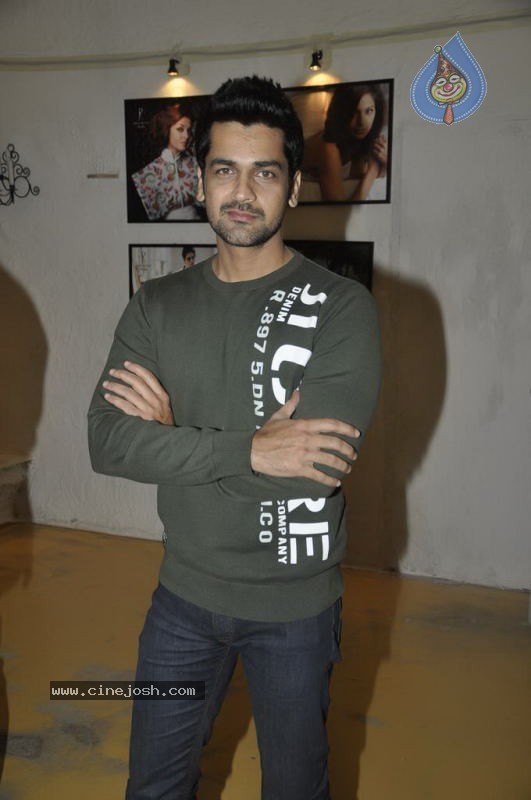 Bolly Celebs at Dabboo Ratnani Calendar Launch - 110 / 123 photos