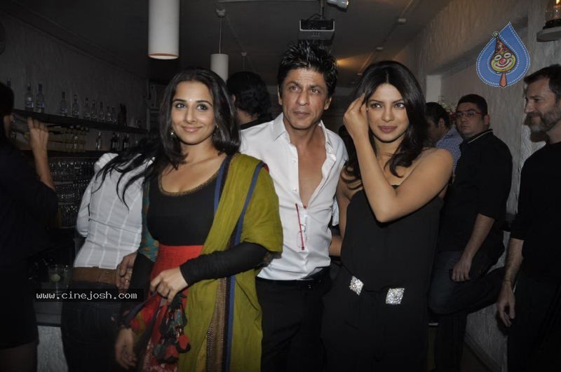 Bolly Celebs at Dabboo Ratnani Calendar Launch - 120 / 123 photos