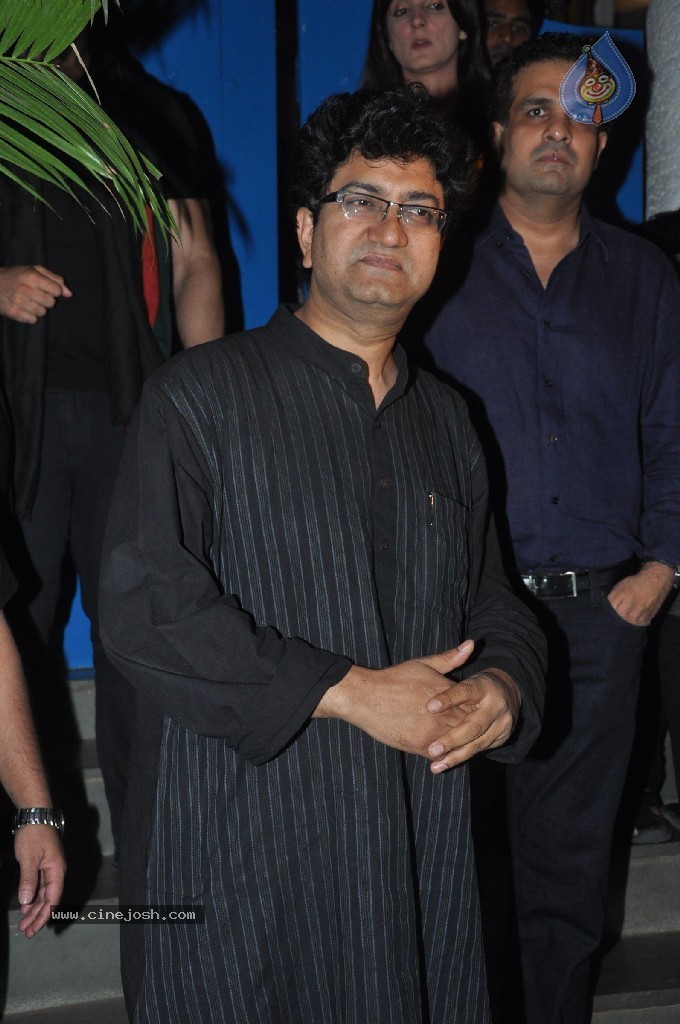 Bolly Celebs at Dabboo Ratnani Calendar Launch 01 - 6 / 64 photos