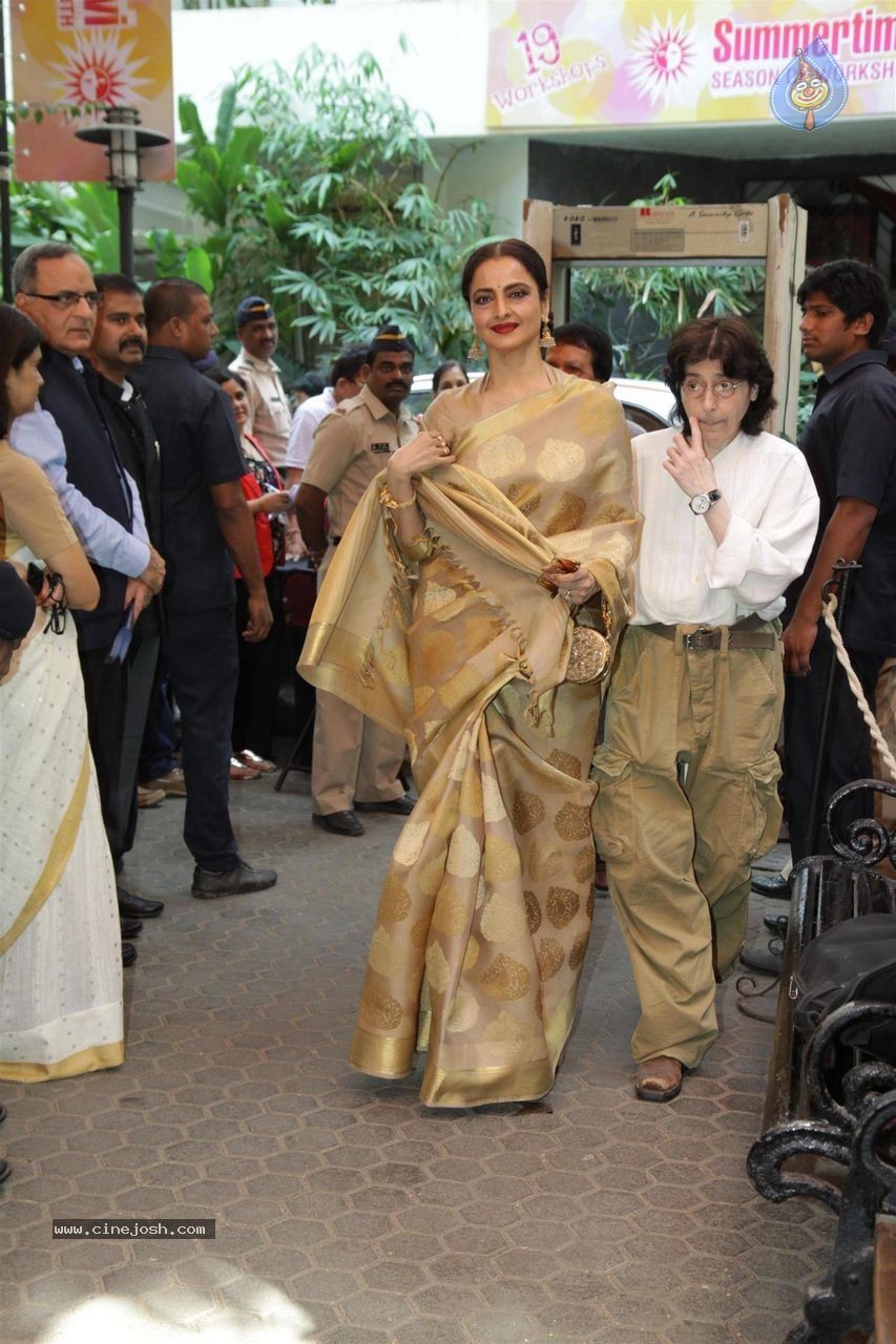 Bolly Celebs at Dadasaheb Phalke Award Presentation  - 5 / 111 photos