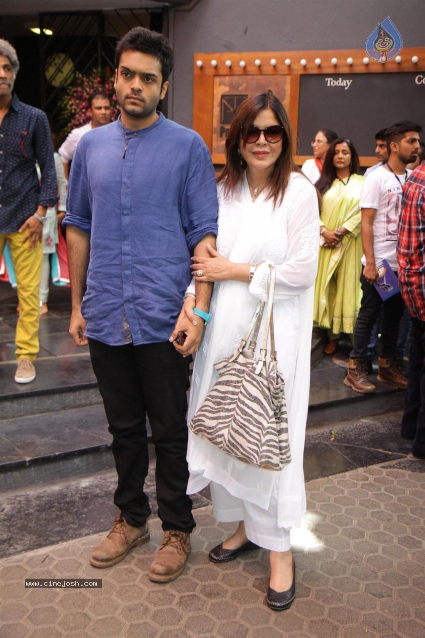 Bolly Celebs at Dadasaheb Phalke Award Presentation  - 23 / 111 photos