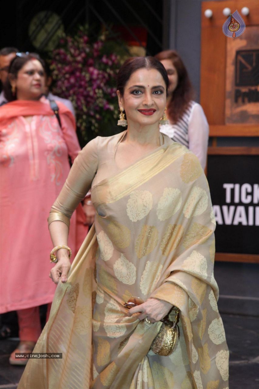 Bolly Celebs at Dadasaheb Phalke Award Presentation  - 24 / 111 photos