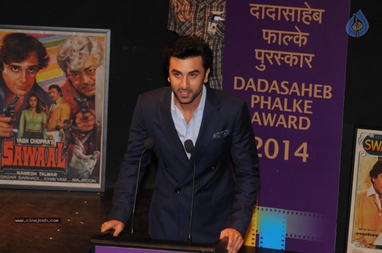 Bolly Celebs at Dadasaheb Phalke Award Presentation  - 30 / 111 photos