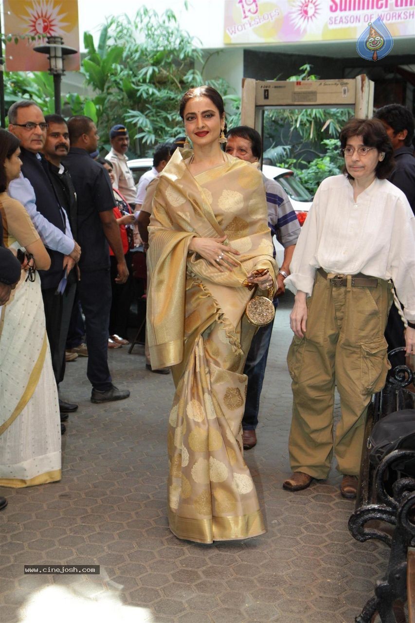 Bolly Celebs at Dadasaheb Phalke Award Presentation  - 34 / 111 photos