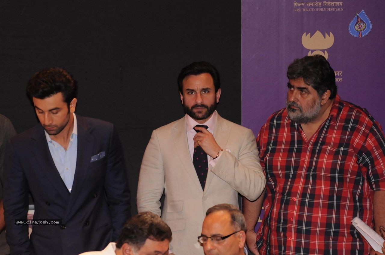 Bolly Celebs at Dadasaheb Phalke Award Presentation  - 62 / 111 photos