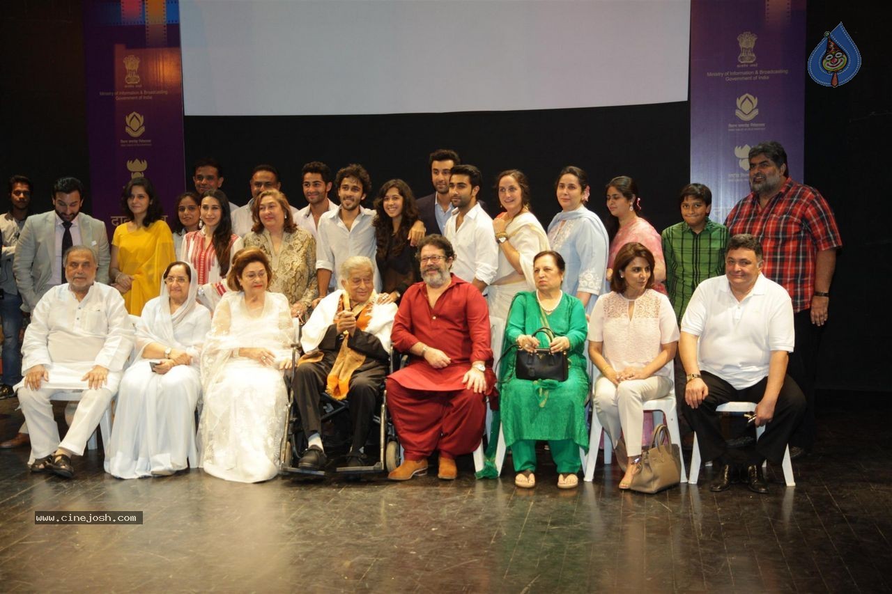 Bolly Celebs at Dadasaheb Phalke Award Presentation  - 67 / 111 photos