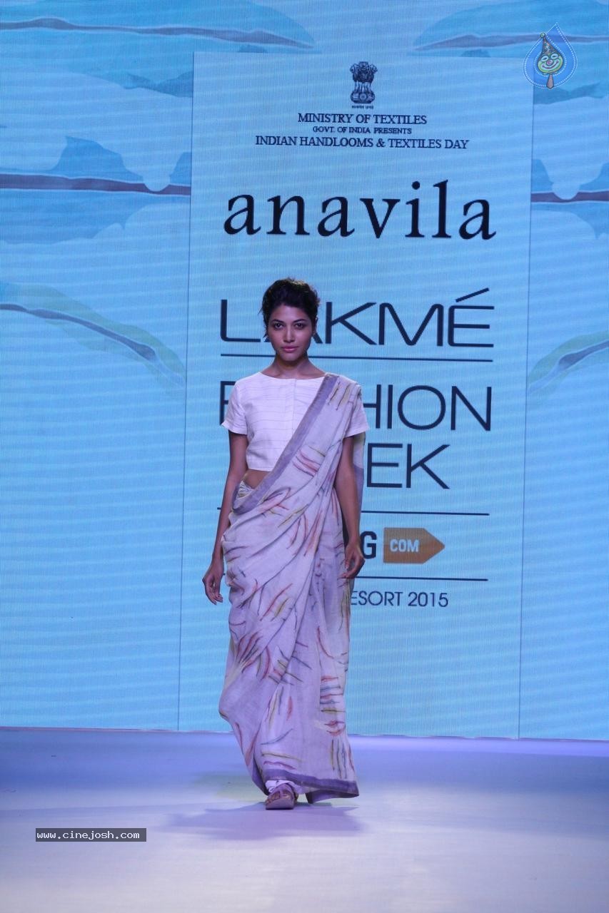 Bolly Celebs at Day 3 LFW Summer Resort 2015 - 25 / 115 photos