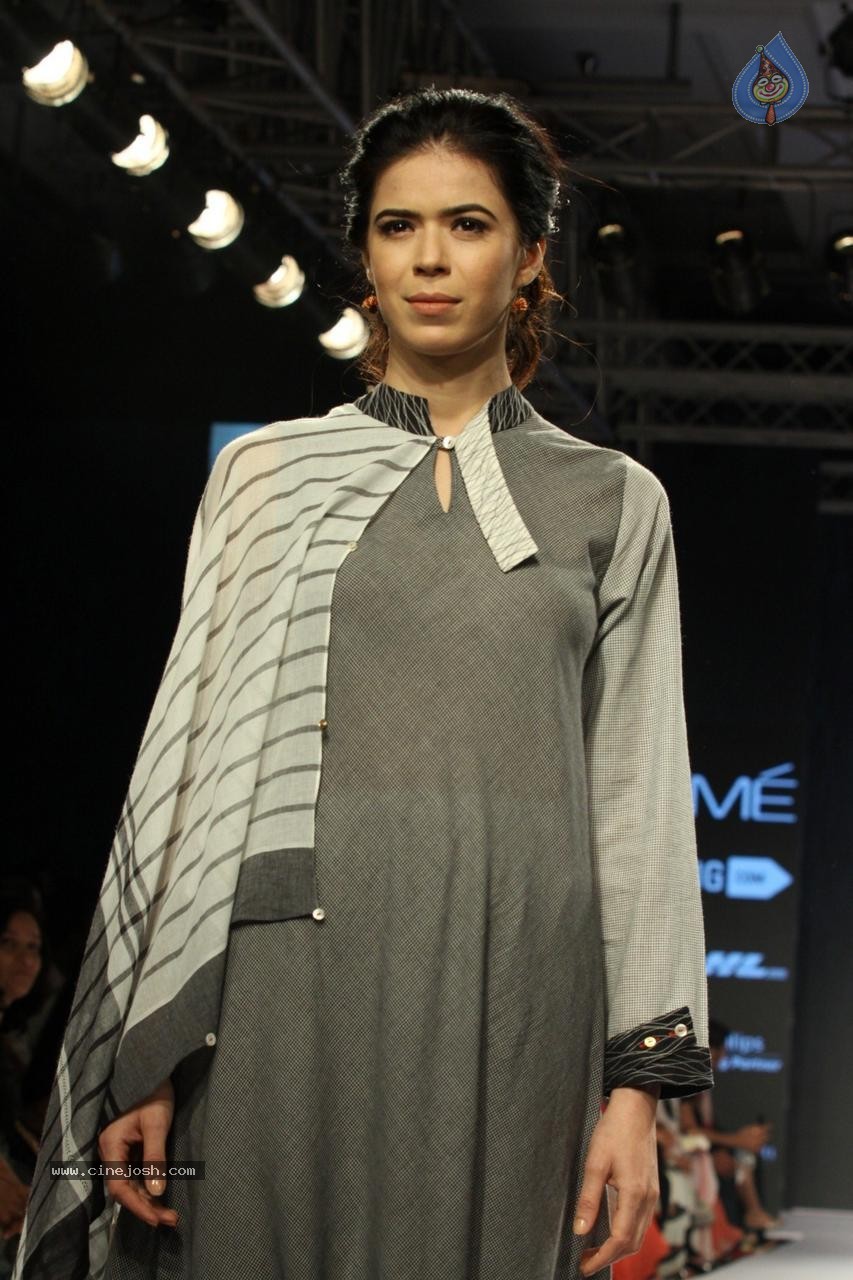 Bolly Celebs at Day 3 LFW Summer Resort 2015 - 51 / 115 photos