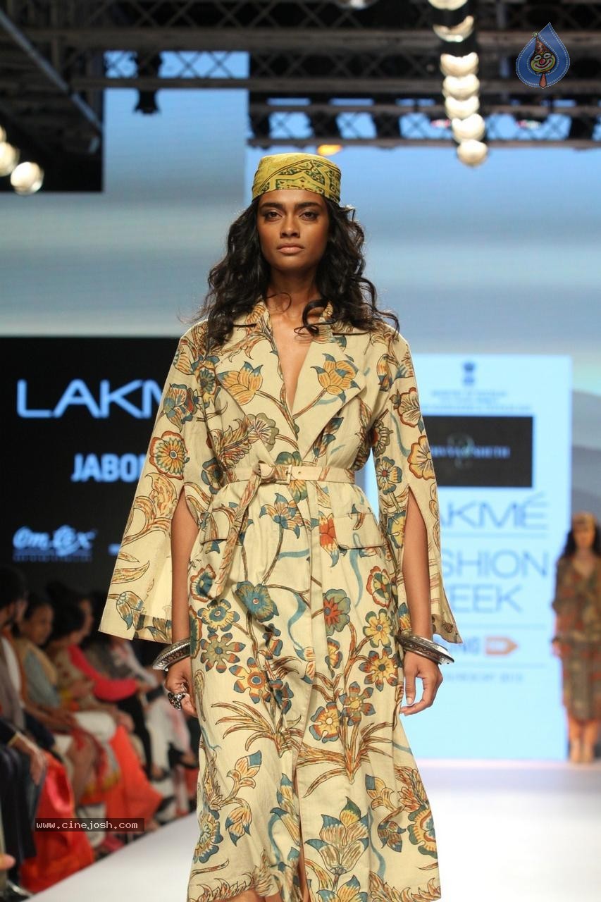 Bolly Celebs at Day 3 LFW Summer Resort 2015 - 67 / 115 photos