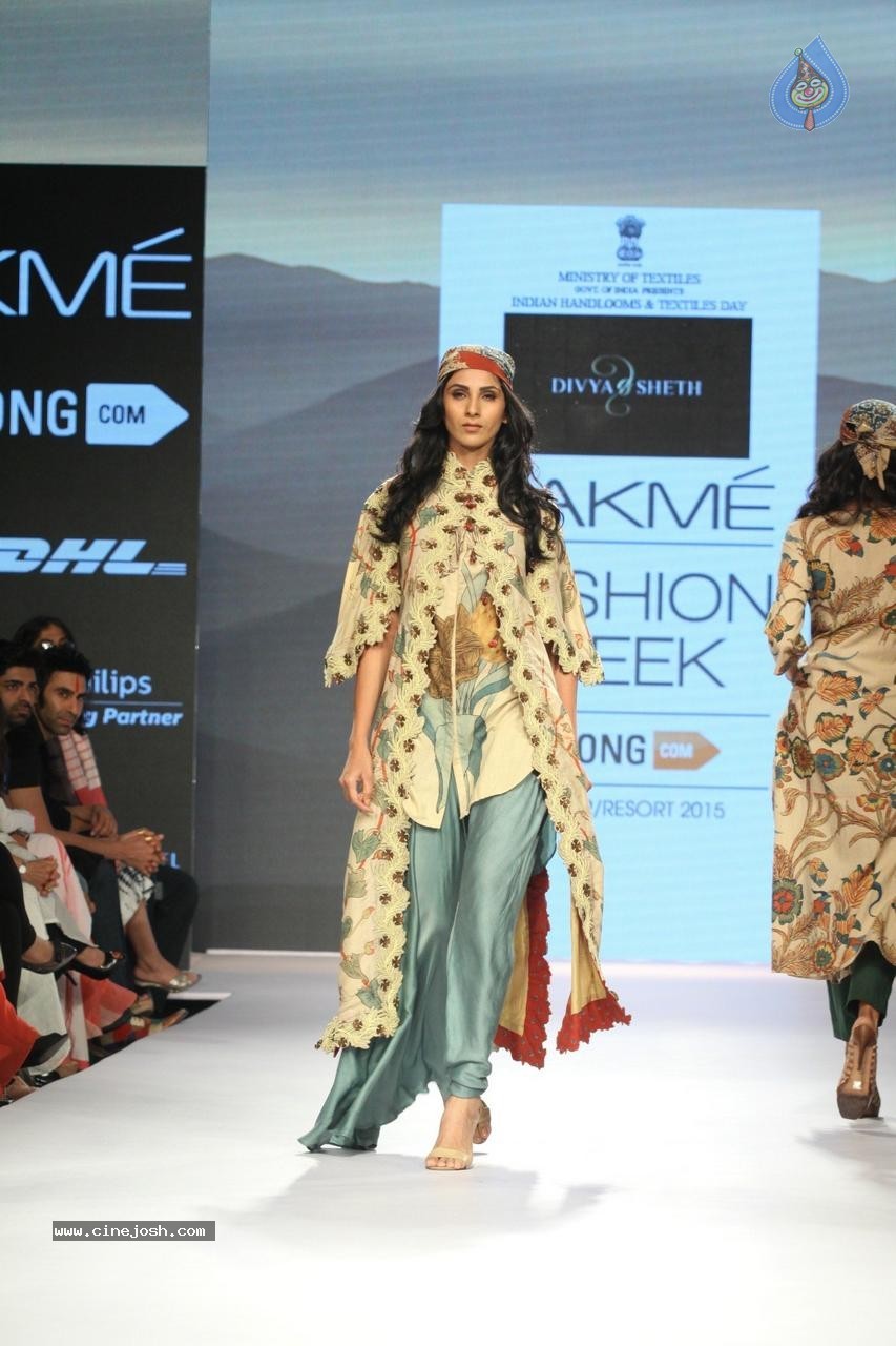 Bolly Celebs at Day 3 LFW Summer Resort 2015 - 85 / 115 photos